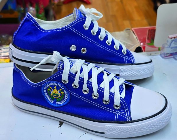 ZAPATOS BORDADO  UNISEX CON DISEÑO EL SALVADOR