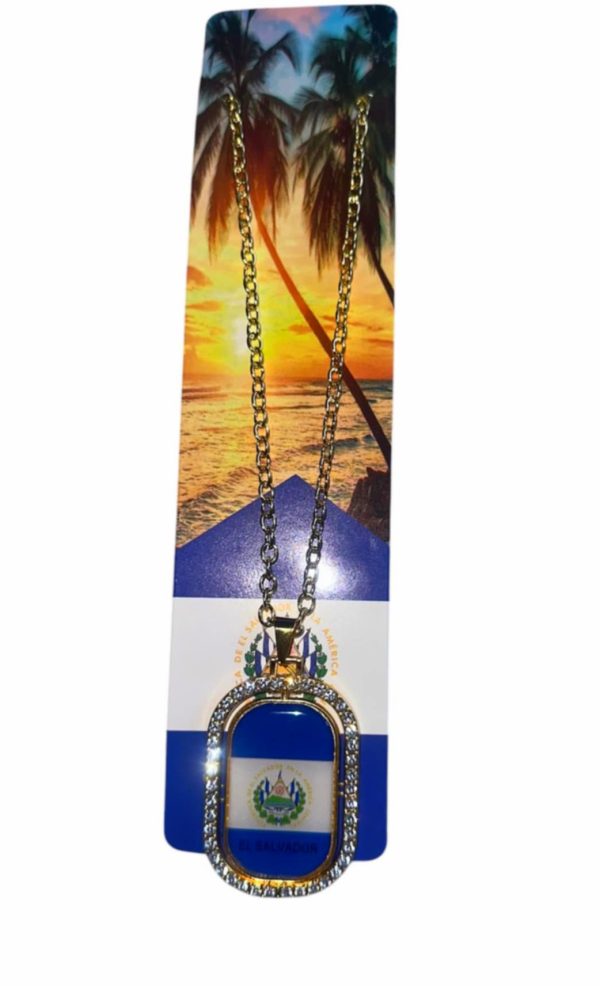 LINDO COLLAR CON DISEÑO OVALADO DE EL SALVADOR (1 PC)